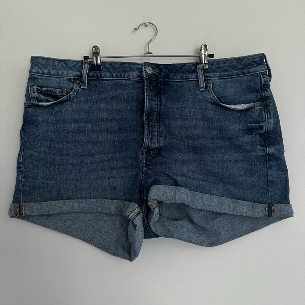Old Navy | Woman’s Sz 20 | Denim Shorts